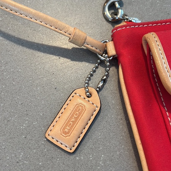 Coach wristlet - Picture 2 of 7